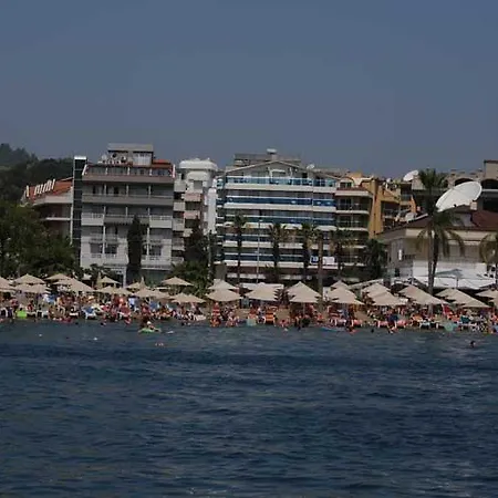 Hotel Dora