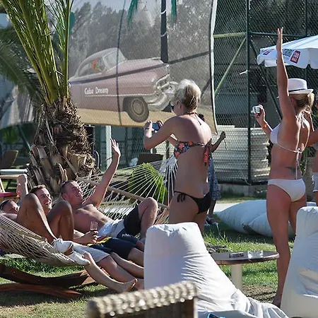 Dora Marmaris