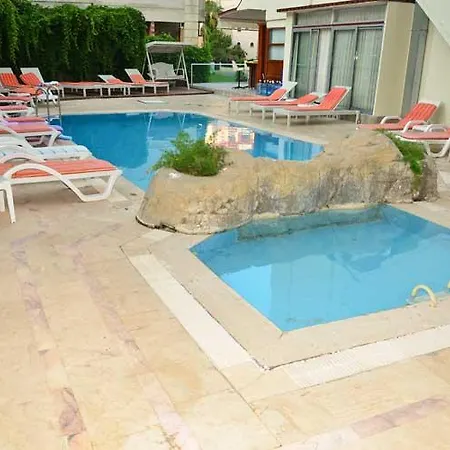 Отель Dora 4*